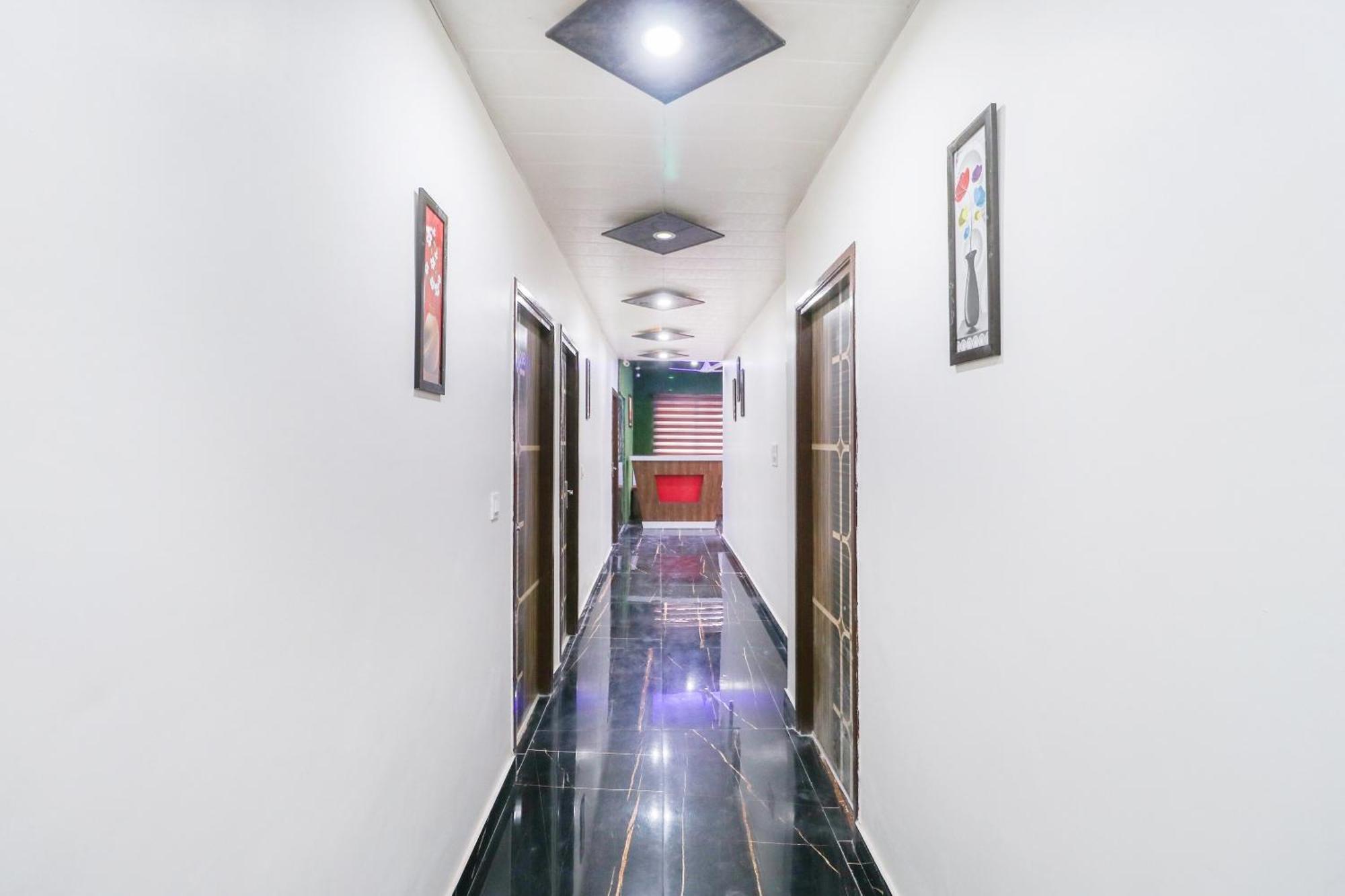 Oyo Flagship Hotel Ambani Zirakpur 外观 照片